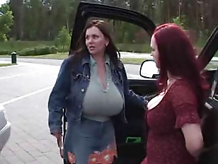 Deutsche MILF füttert die Milch einer Rothaarigen Pornos Gratis ...